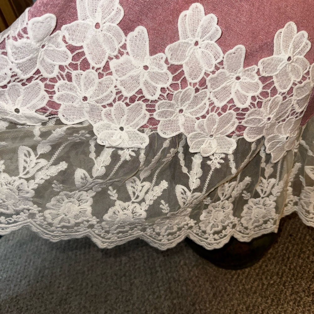 Pink Tank Top with White Floral Lace - Picture 2 of 4